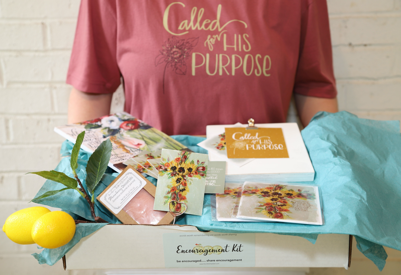Story Behind the Art: What's Inside August's "Lemonade Reminders" Christian Subscription Box for Women (+ Why I Chose It)